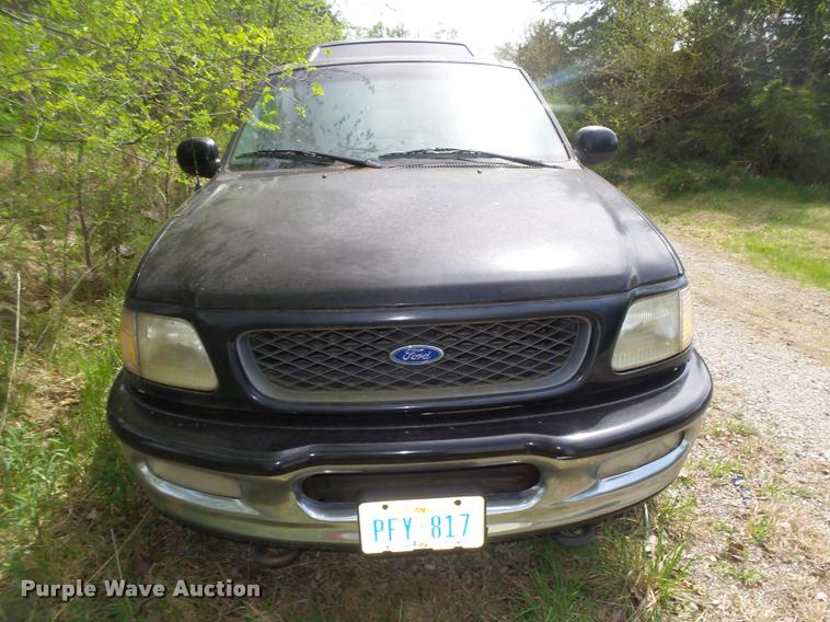 image for item DA0666 1997 Ford F150 XLT pickup truck