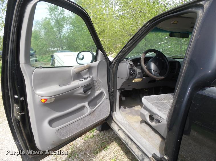 image for item DA0666 1997 Ford F150 XLT pickup truck