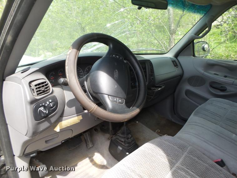 image for item DA0666 1997 Ford F150 XLT pickup truck