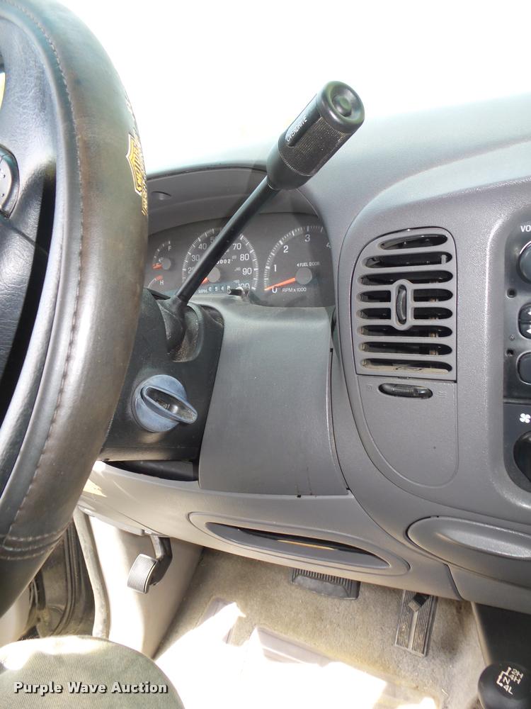 image for item DA0666 1997 Ford F150 XLT pickup truck