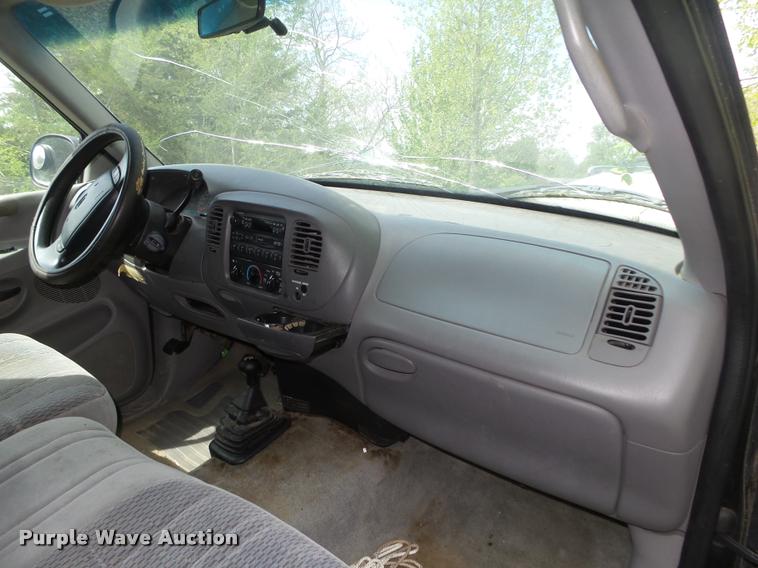 image for item DA0666 1997 Ford F150 XLT pickup truck
