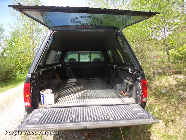 image for item DA0666 1997 Ford F150 XLT pickup truck