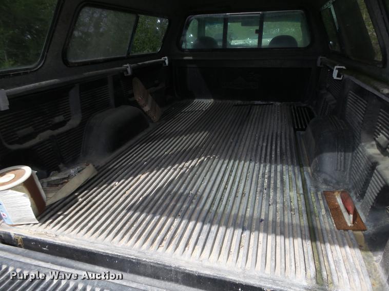 image for item DA0666 1997 Ford F150 XLT pickup truck