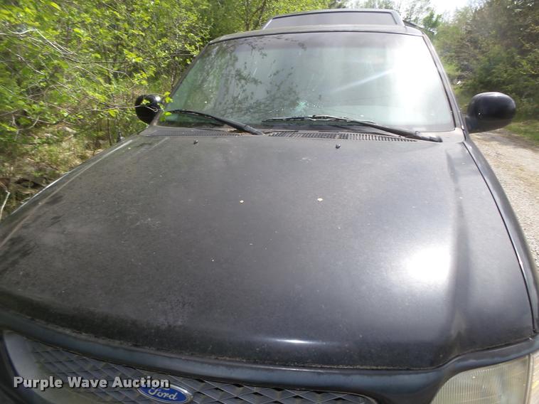 image for item DA0666 1997 Ford F150 XLT pickup truck