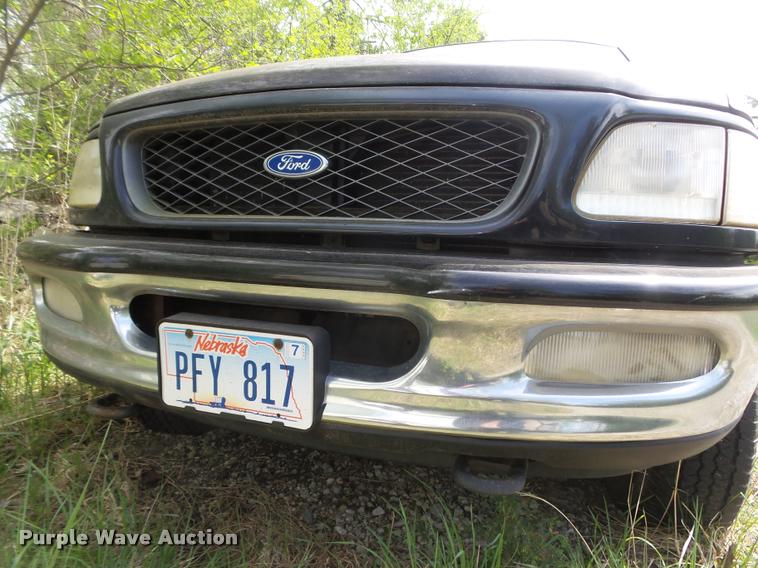 image for item DA0666 1997 Ford F150 XLT pickup truck