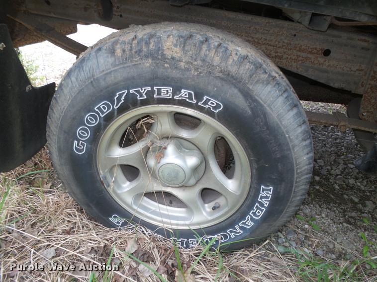 image for item DA0666 1997 Ford F150 XLT pickup truck