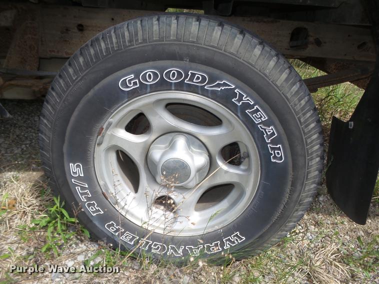 image for item DA0666 1997 Ford F150 XLT pickup truck