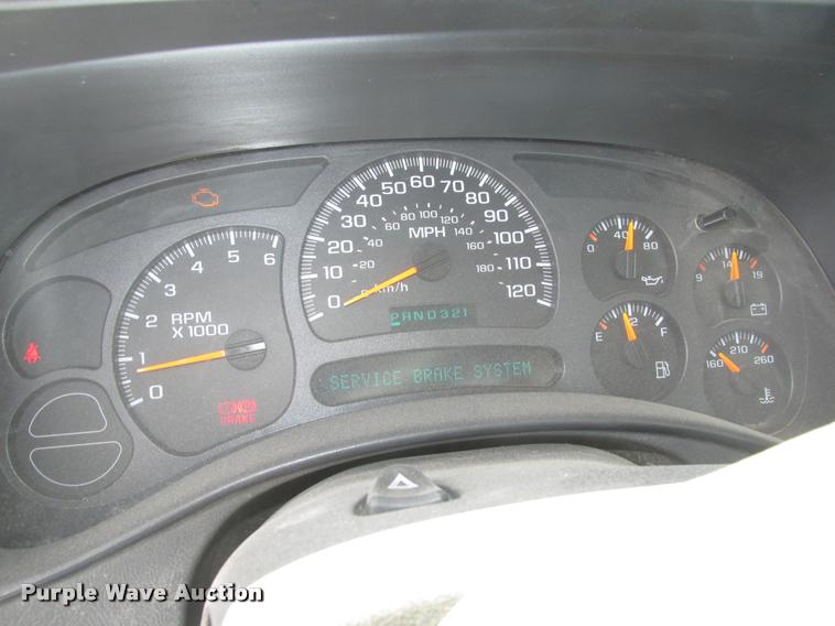 image for item DA0682 2003 Chevrolet Silverado 1500 pickup truck