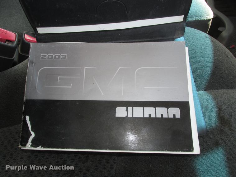 image for item DA0682 2003 Chevrolet Silverado 1500 pickup truck