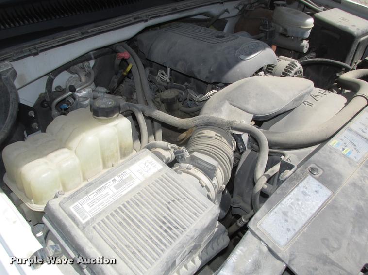 image for item DA0682 2003 Chevrolet Silverado 1500 pickup truck