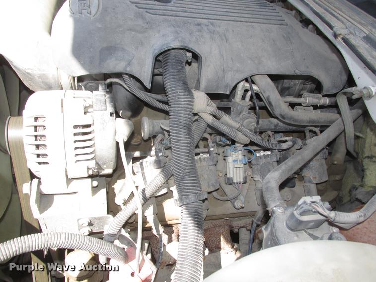 image for item DA0682 2003 Chevrolet Silverado 1500 pickup truck