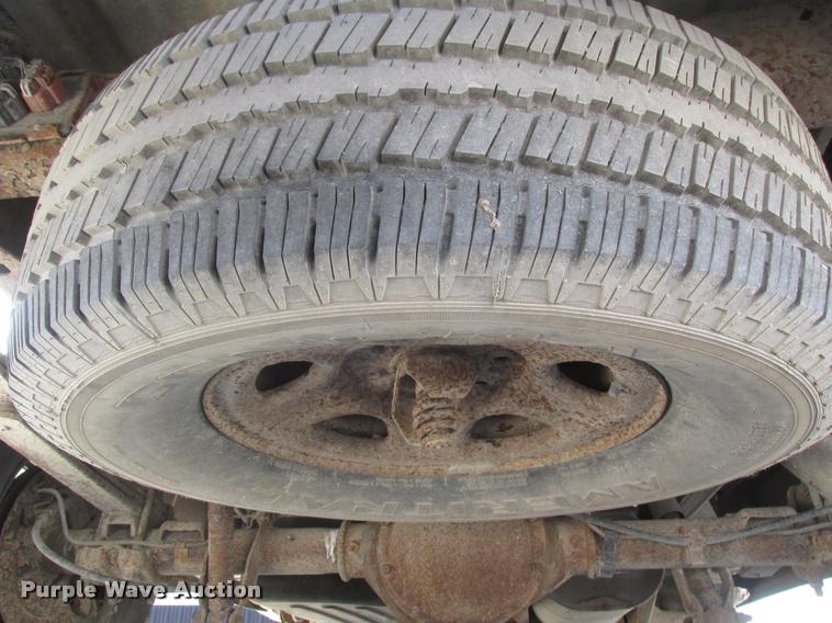 image for item DA0682 2003 Chevrolet Silverado 1500 pickup truck