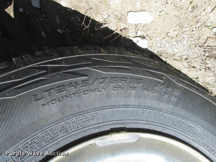 image for item DA0682 2003 Chevrolet Silverado 1500 pickup truck