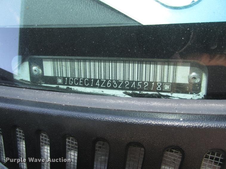 image for item DA0682 2003 Chevrolet Silverado 1500 pickup truck