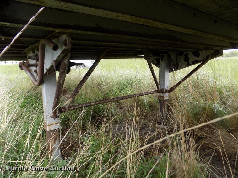 image for item DA0695 1982 Strick dry van trailer