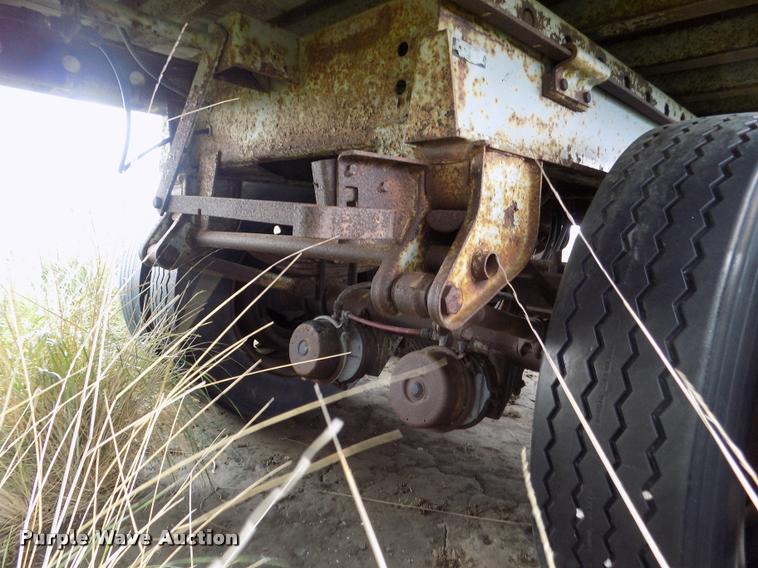 image for item DA0695 1982 Strick dry van trailer