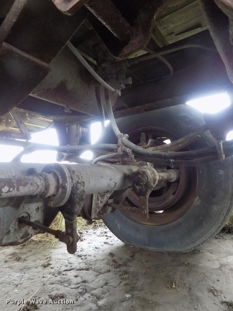 image for item DA0695 1982 Strick dry van trailer