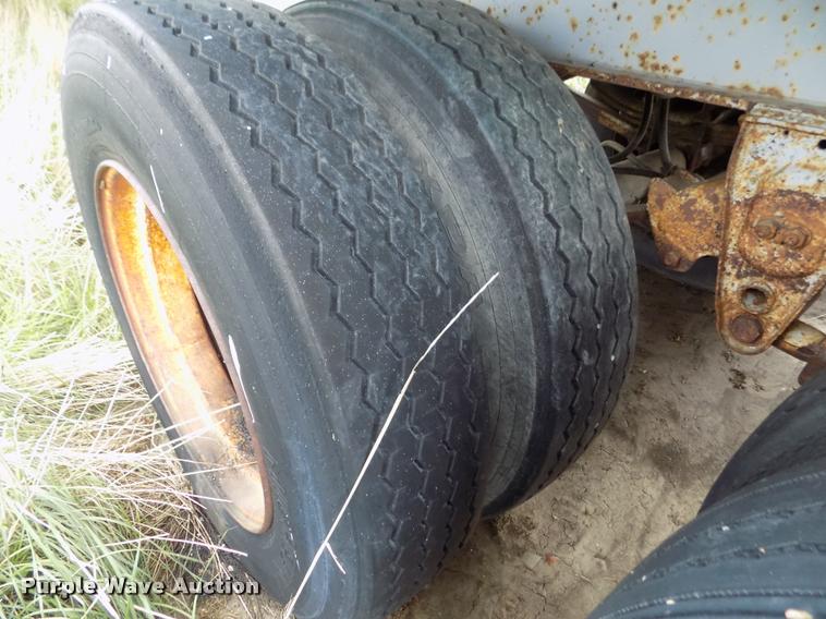 image for item DA0695 1982 Strick dry van trailer