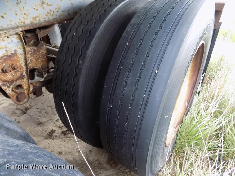 image for item DA0695 1982 Strick dry van trailer