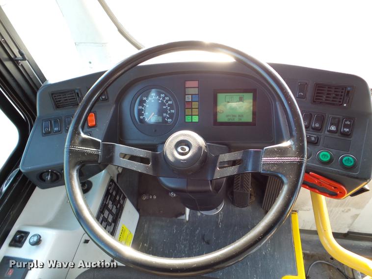 image for item DA1899 2006 Optima LFB-34 transit bus