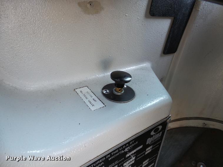 image for item DA1899 2006 Optima LFB-34 transit bus