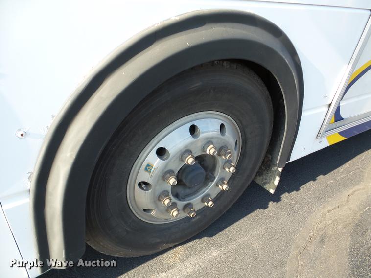 image for item DA1899 2006 Optima LFB-34 transit bus