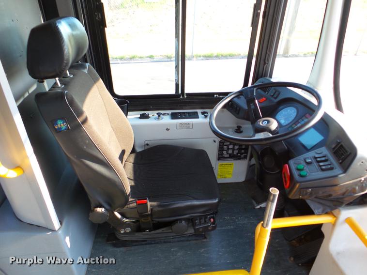 image for item DA1900 2006 Optima LFB-34 transit bus