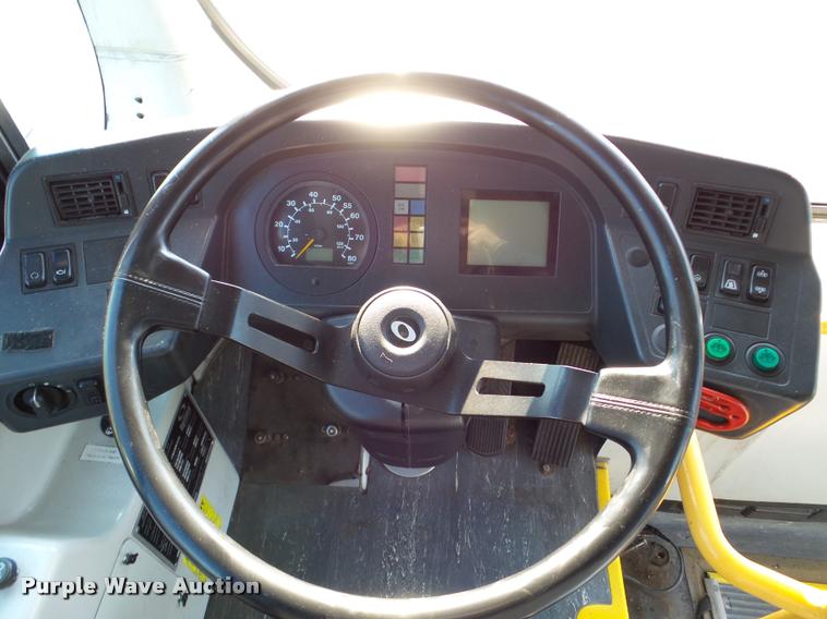 image for item DA1900 2006 Optima LFB-34 transit bus