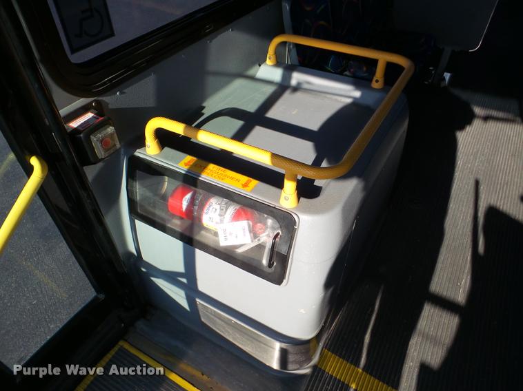 image for item DA1900 2006 Optima LFB-34 transit bus