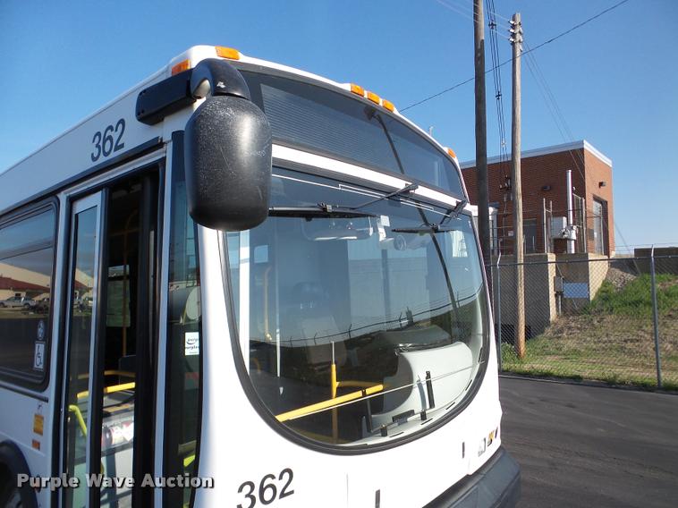 image for item DA1900 2006 Optima LFB-34 transit bus