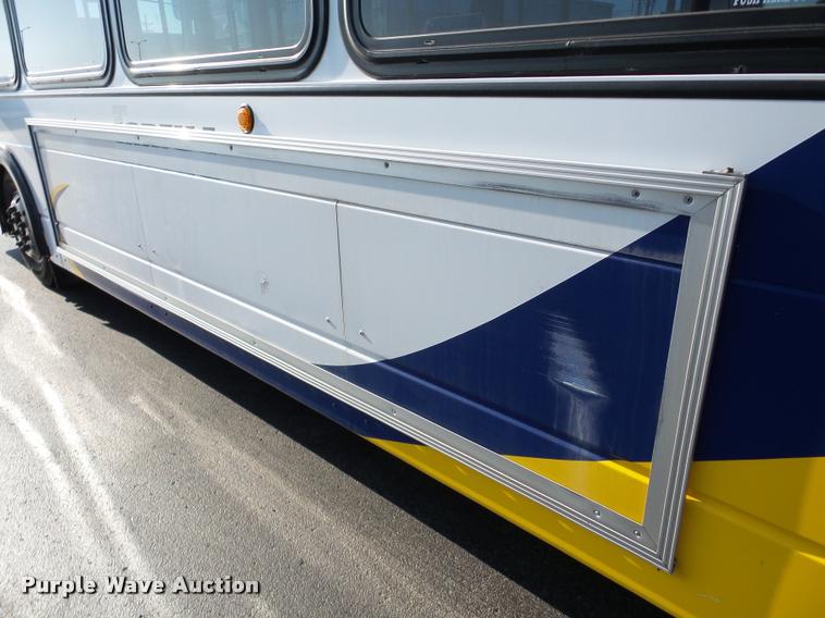 image for item DA1900 2006 Optima LFB-34 transit bus