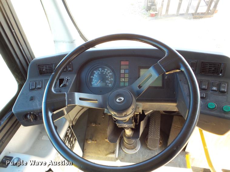 image for item DA1902 2006 Optima LFB-34 transit bus