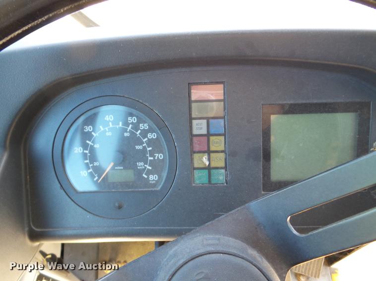 image for item DA1902 2006 Optima LFB-34 transit bus