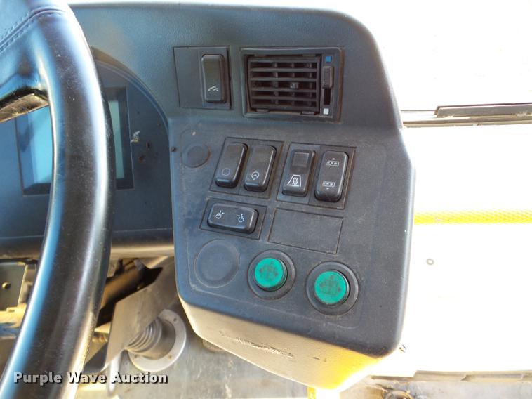 image for item DA1902 2006 Optima LFB-34 transit bus