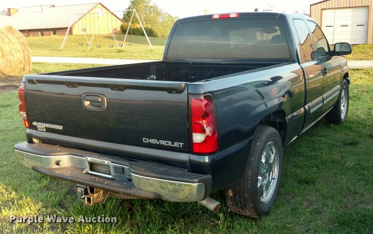 image for item DA2246 2005 Chevrolet Silverado 1500 Ext. Cab pickup truck