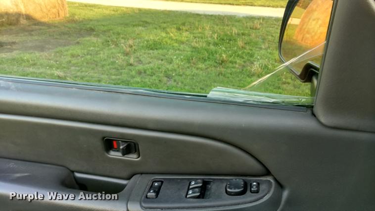 image for item DA2246 2005 Chevrolet Silverado 1500 Ext. Cab pickup truck