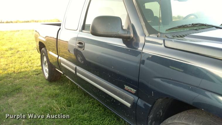 image for item DA2246 2005 Chevrolet Silverado 1500 Ext. Cab pickup truck