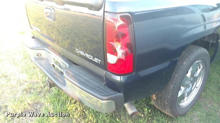 image for item DA2246 2005 Chevrolet Silverado 1500 Ext. Cab pickup truck