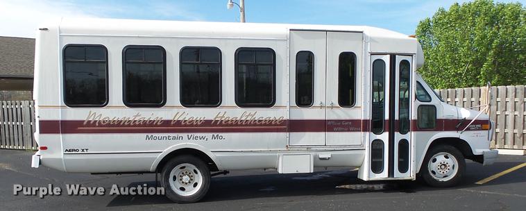 image for item DA2648 1995 Chevrolet 30 HD shuttle bus