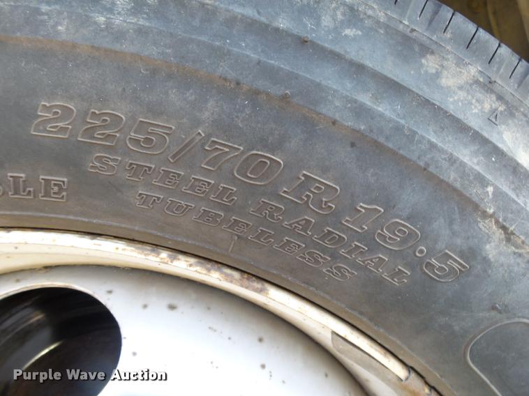 image for item DA2648 1995 Chevrolet 30 HD shuttle bus