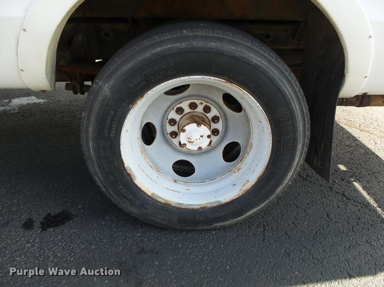 image for item DA2648 1995 Chevrolet 30 HD shuttle bus