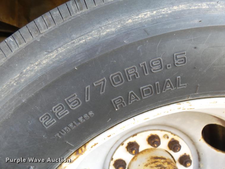 image for item DA2648 1995 Chevrolet 30 HD shuttle bus