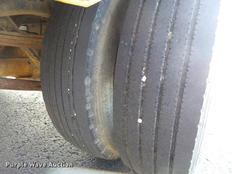 image for item DA2648 1995 Chevrolet 30 HD shuttle bus