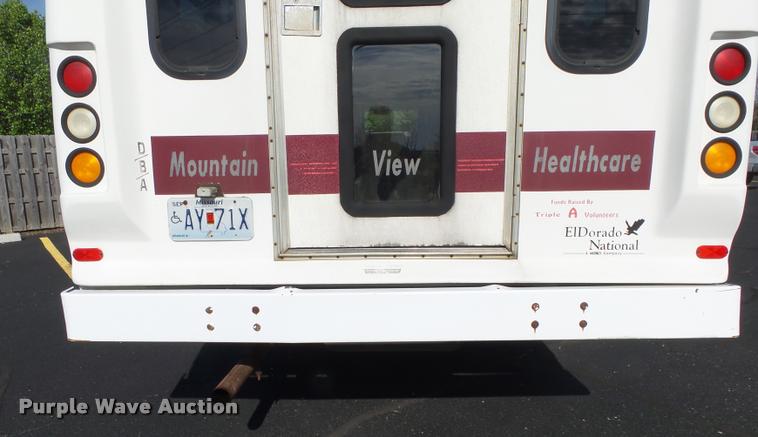 image for item DA2648 1995 Chevrolet 30 HD shuttle bus