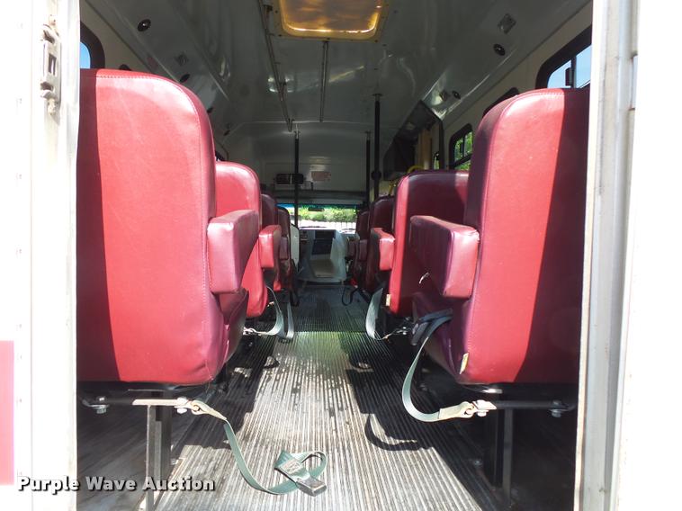 image for item DA2648 1995 Chevrolet 30 HD shuttle bus