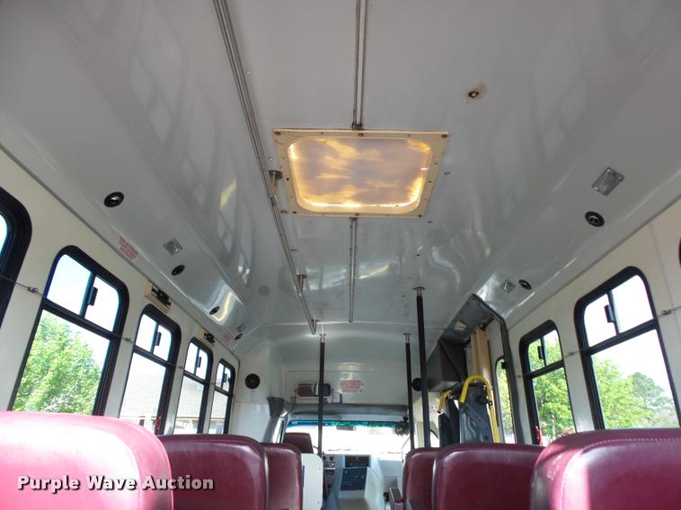 image for item DA2648 1995 Chevrolet 30 HD shuttle bus