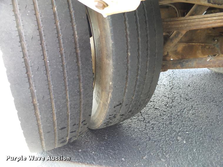 image for item DA2648 1995 Chevrolet 30 HD shuttle bus