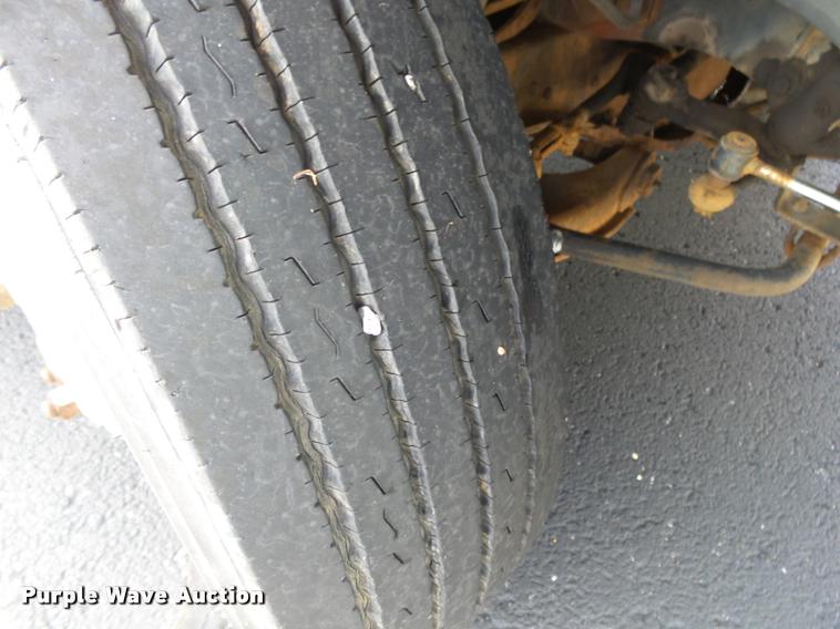 image for item DA2648 1995 Chevrolet 30 HD shuttle bus