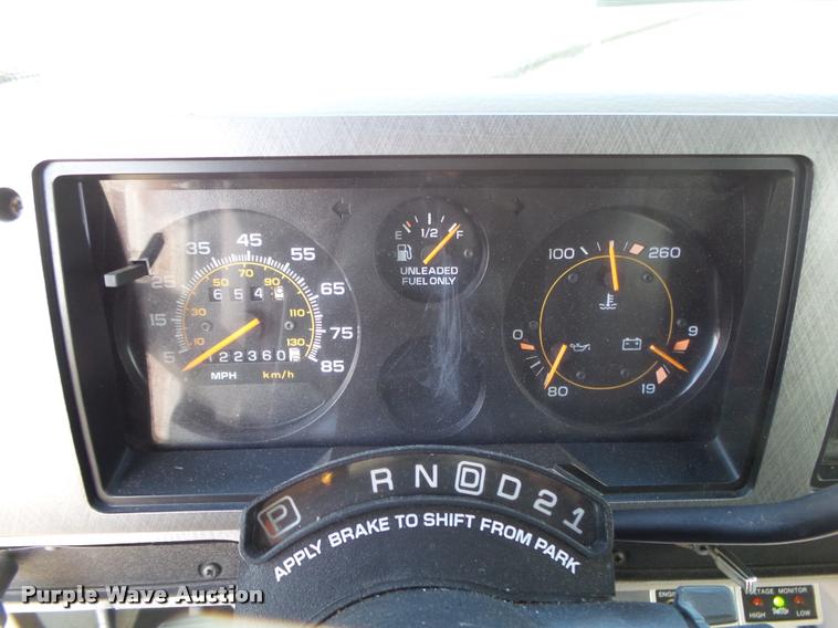 image for item DA2648 1995 Chevrolet 30 HD shuttle bus