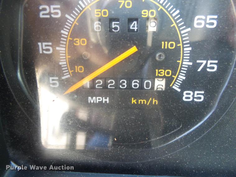 image for item DA2648 1995 Chevrolet 30 HD shuttle bus